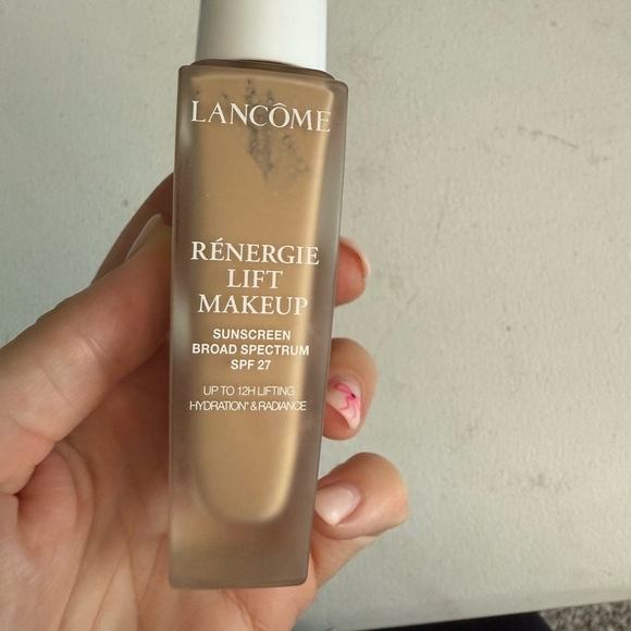 Rénergie Lift Makeup SPF 27 - 210 - Picture 2 of 4